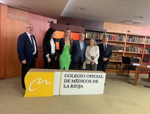 Premiados a las mejores tesis con miembros de la Junta del Colegio